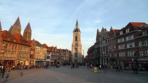 tournai_belgique-belgium_belgie_grandplace