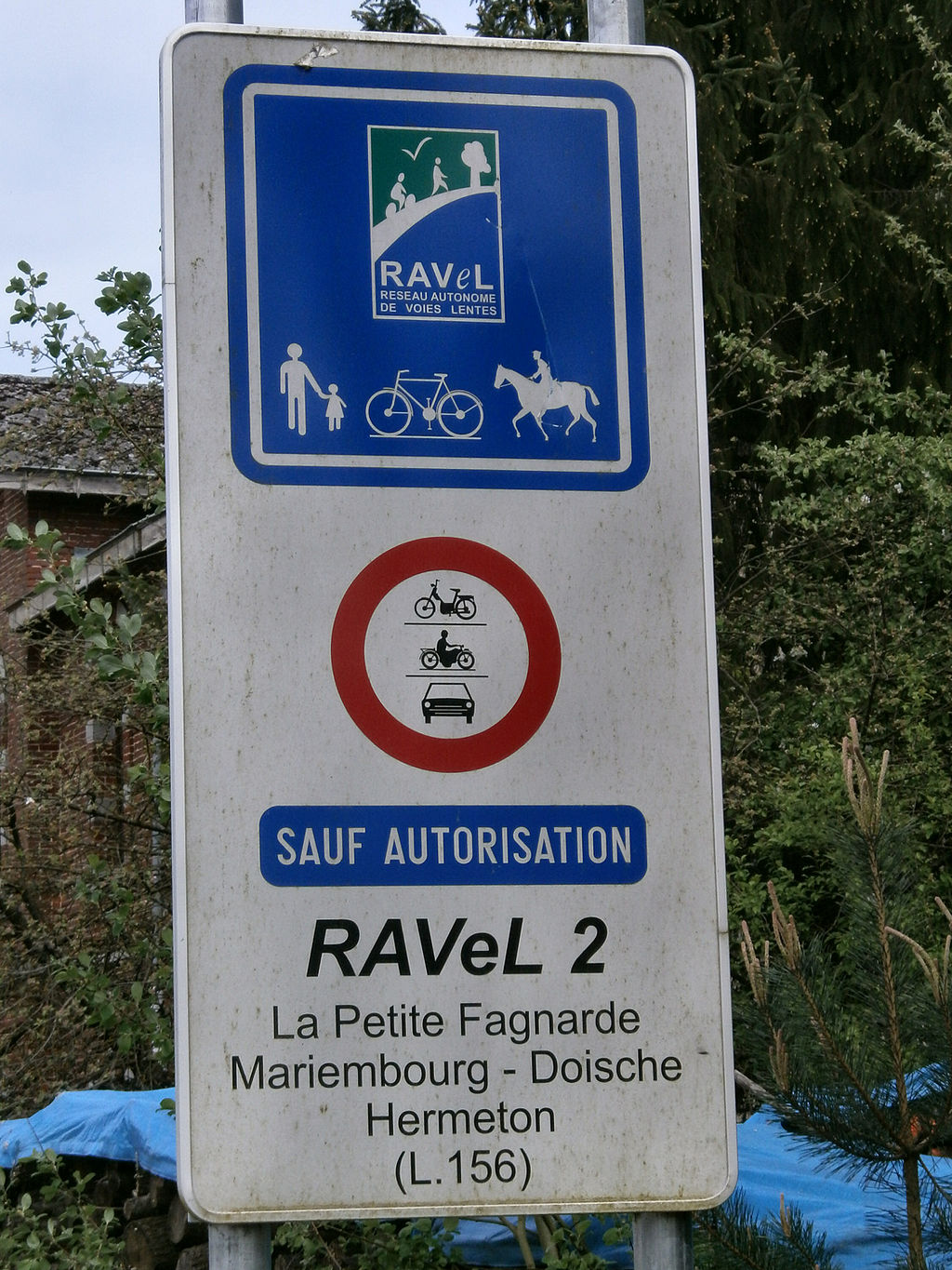 1024px-ravel-2-sign