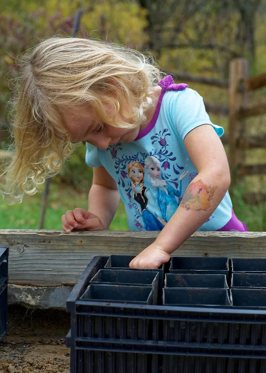 acorn-planting-child-acorn-plant-nature-girl-fun-gardening-seed