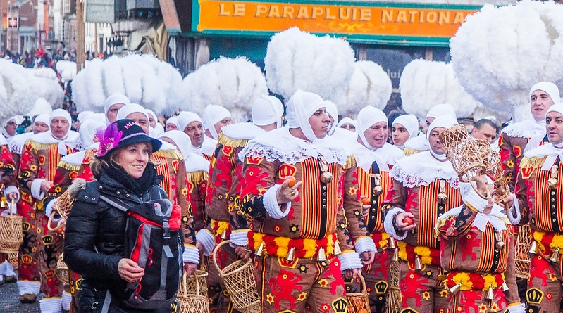 het_carnaval_vant_binche_la_belle_et_les_gilles